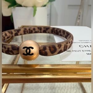 CHANEL Leopard-Print Elastic Bracelet with Gold Pearl CC